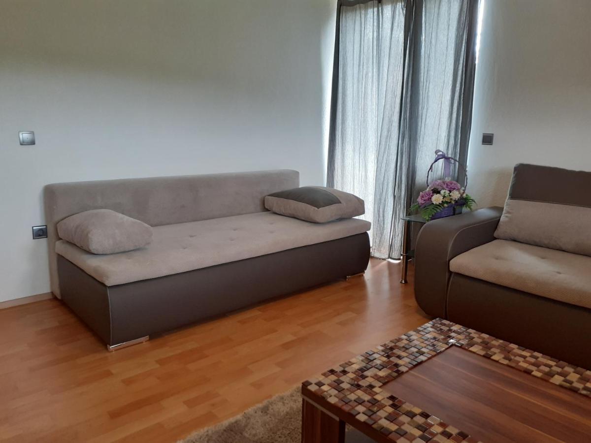 Apartman "Bogut" 슬루니 외부 사진
